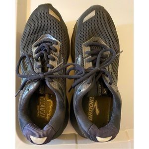 Womens Brooks Ghost 12 in Black Size 9.5W